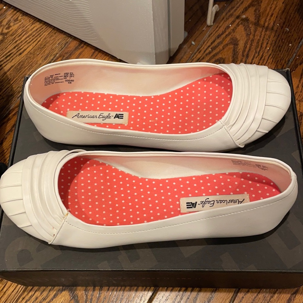 American Eagle White Flats
